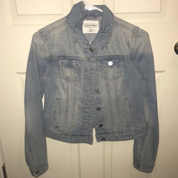Jean jacket - Picture 1 of 1
